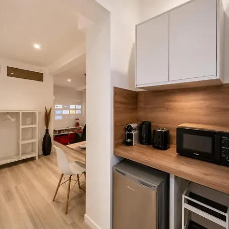 Victor - Croix Rousse - Cinema Apartment Lyon